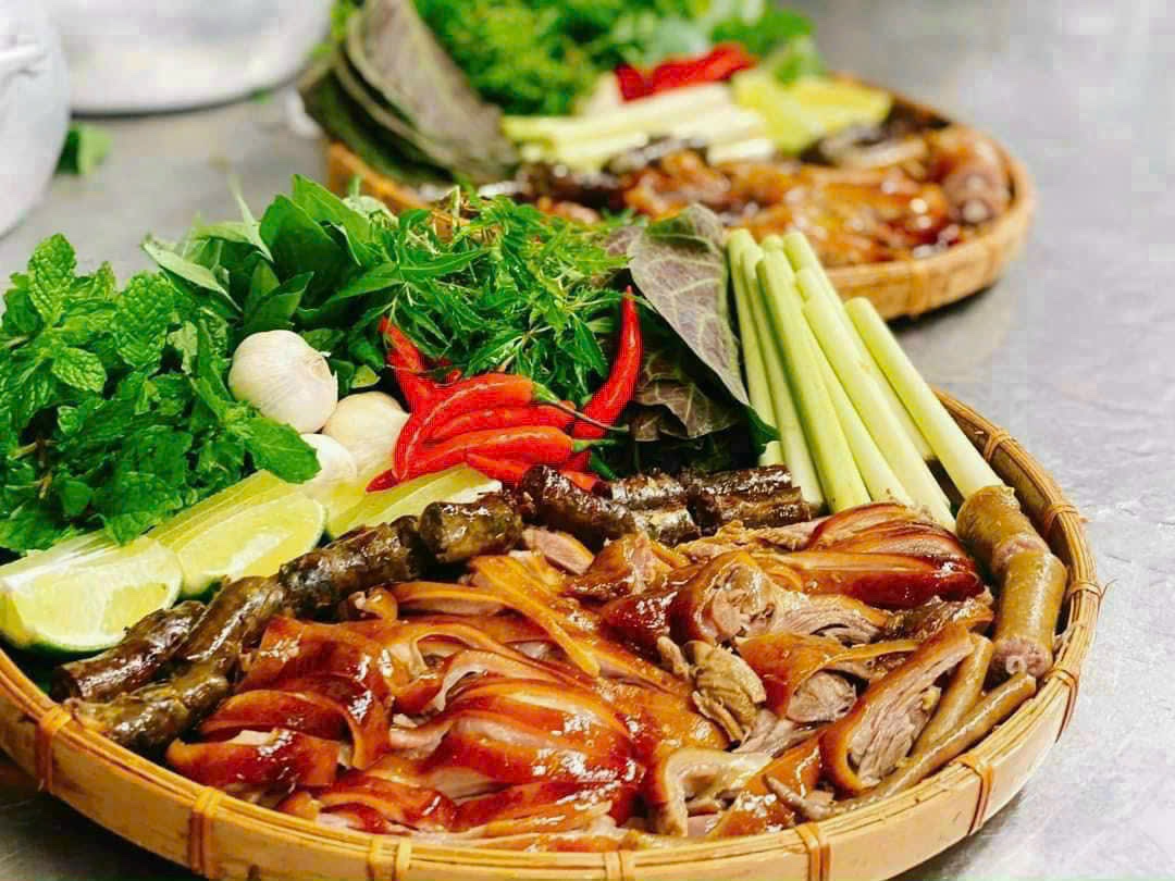 đặt tiệc công ty tại Tân Bình